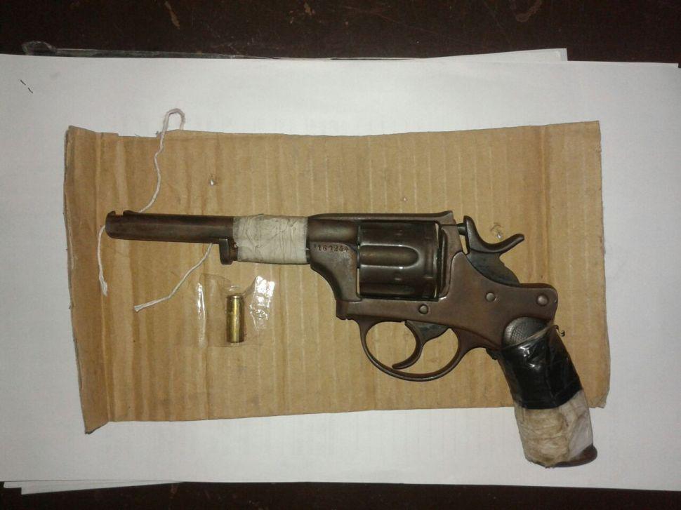 Detienen a tres sujetos secuestran armas de fuego y recuperan una moto