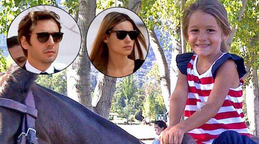 Pampita y Vicuntildea juntos en una misa para recordar a su hija Blanca