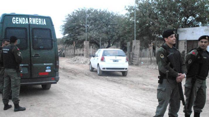Policiacutea Federal allanoacute una casa en El Cabureacute e incautoacute 15 kilos de droga
