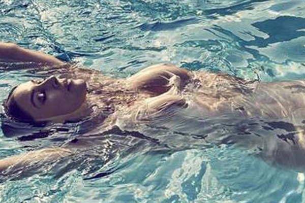 La actriz italiana Monica Bellucci desnuda a los 51 antildeos confesoacute que no tiene ninguacuten tipo de complejos con su cuerpo 