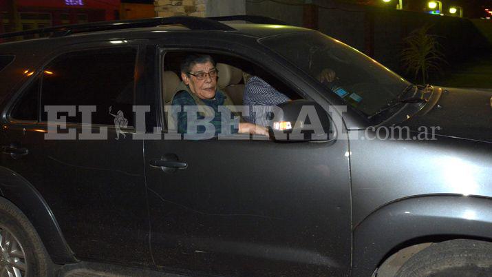 Moreno se presentó en la Escuela de la Policía junto a su abogado José Antonio Azar