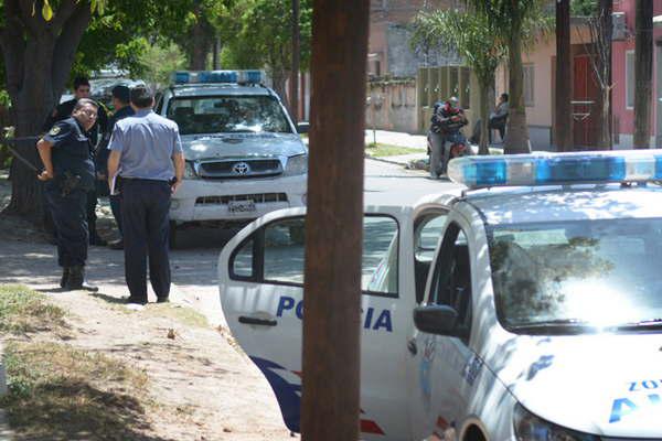 Una mujer resultoacute herida en violento intento de arrebato