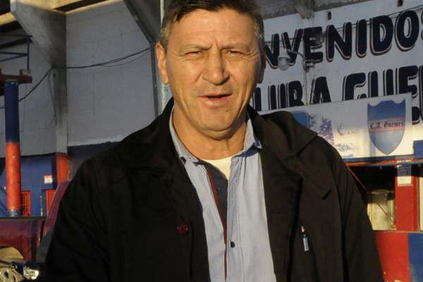 Monzoacuten seguiraacute siendo el DT de Guumlemes