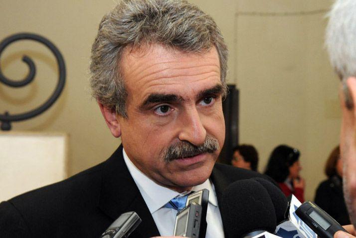 Imputan a Rossi por sobreprecios en alimentos para las bases en la Antaacutertida