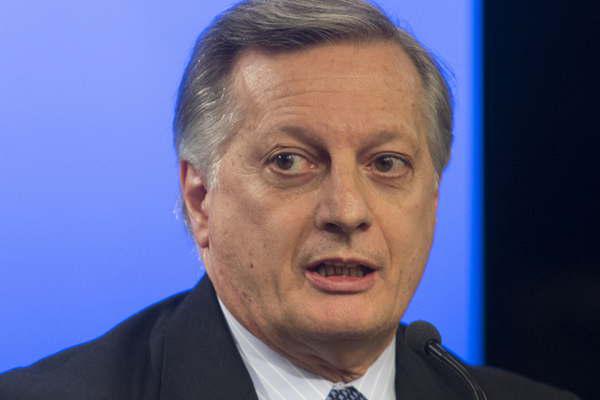 Recomendaron a Aranguren vender sus acciones de Shell o constituir fideicomiso ciego