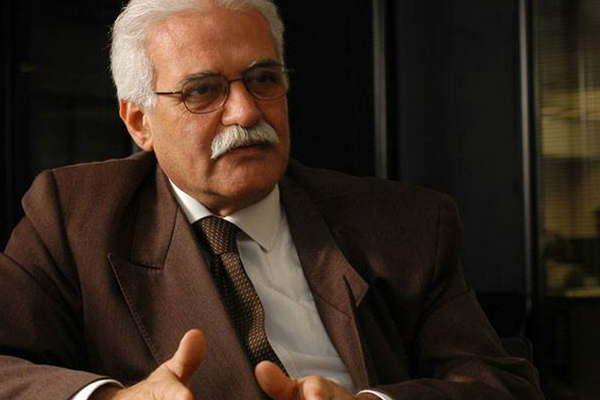 Seguacuten Pignanelli el tipo de cambio estaacute atrasado entre un 15 y 20-en-porciento-