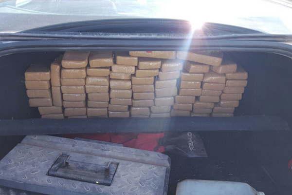 Detuvieron a tres tucumanos con 100 kilos de marihuana