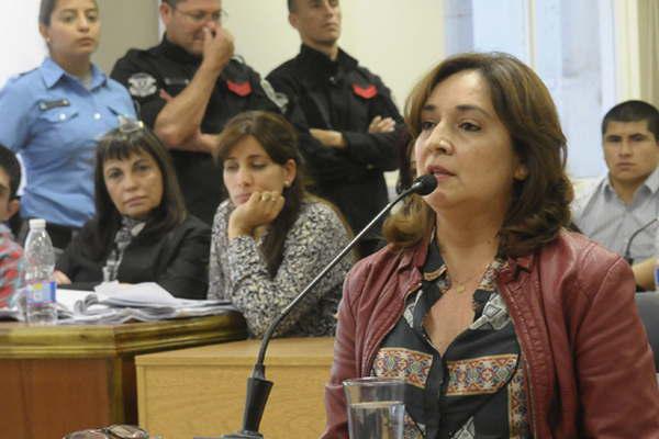 El peor error en la vida de Leda fue cruzarse conocerse relacionarse con Rojas