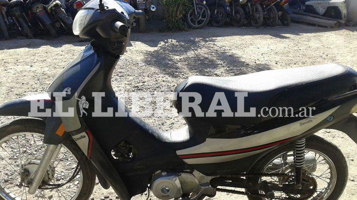 Detienen a dos sujetos que golpearon a un anciano para robarle