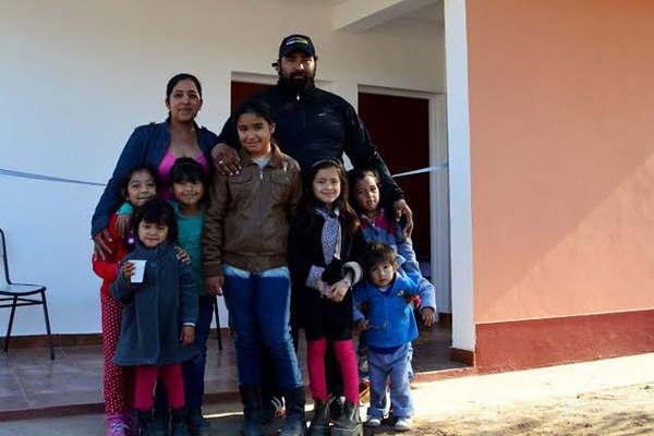 Nueva entrega de moacutedulos habitacionales en Capital y La Banda