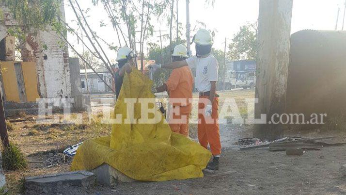 Un indigente cayó a un pozo y murió
