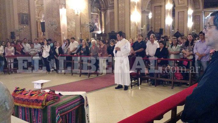 Mons Bokalic ordenó sacerdote a Hernn Oron