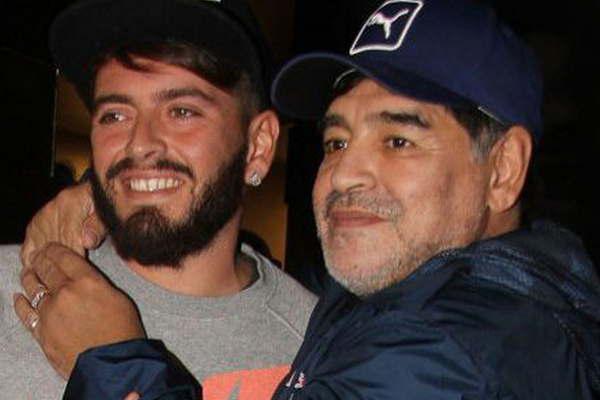 Diego Jr pasaraacute las fiestas con Maradona en Dubai
