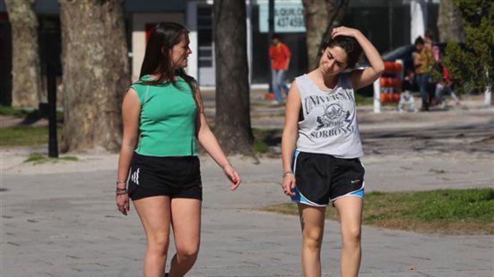 Estalloacute la manga corta- Santiago entre las ciudades maacutes caacutelidas