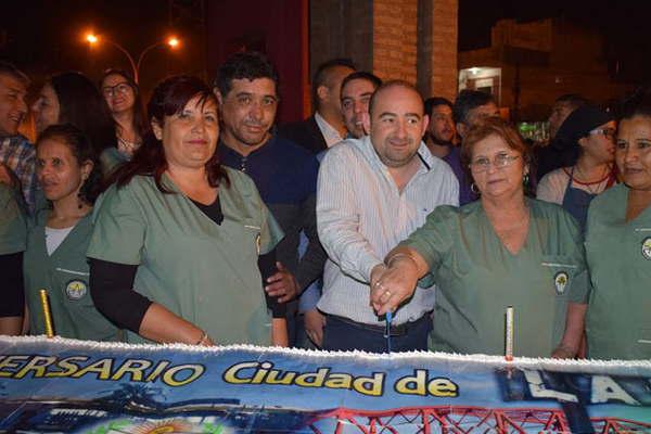 Antes de los incidentes La Banda celebroacute con una notable actuacioacuten de artistas sus 104 antildeos de vida