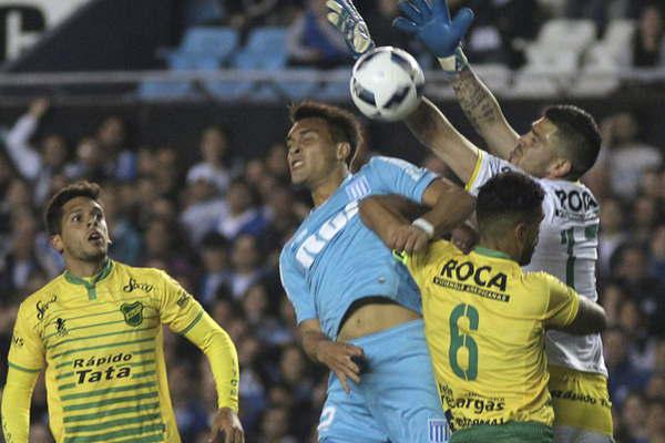 Racing no pudo con Defensa y Justicia en Avellaneda 