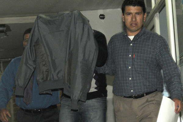 Proacutefugo por abuso fue detenido en la terminal cuando regresaba de viaje 