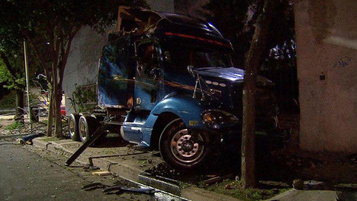 Borracho cruzoacute en rojo embistioacute un auto y matoacute a dos personas