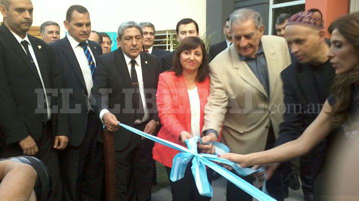 La gobernadora inauguroacute el Instituto de Investigacioacuten en Hidrobiologiacutea