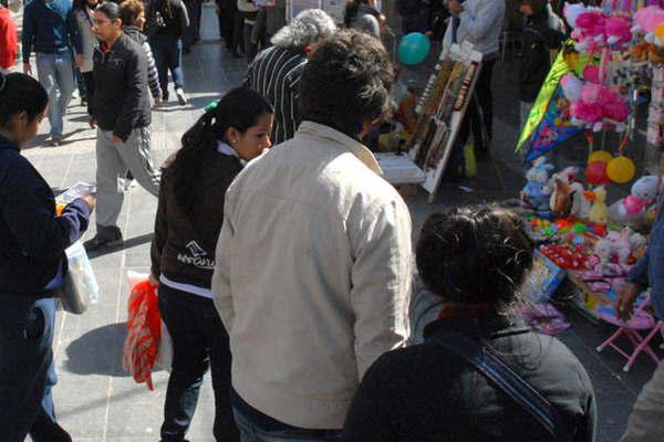 Intensifican los trabajos de prevencioacuten contra la venta ambulante en el centro