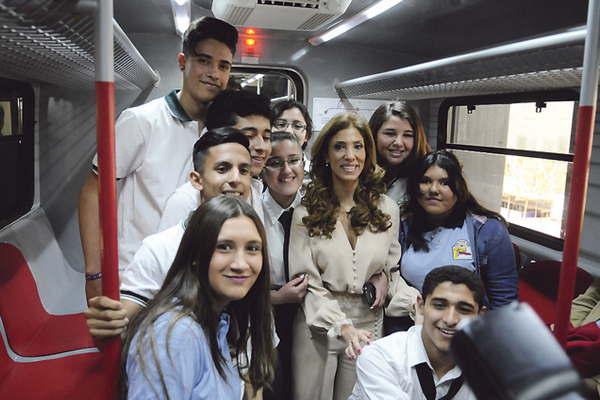 El tren lleva a un gran nmero de visitantes