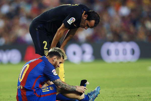 Messi se desgarroacute y no estaraacute en la doble fecha 