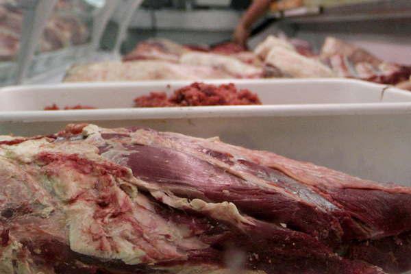 Alertan que podriacutea faltar carne vacuna por un paro de empleados en el Senasa