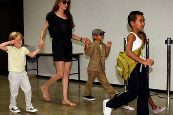 En un comunicado Brad pidioacute respeto por su famiia