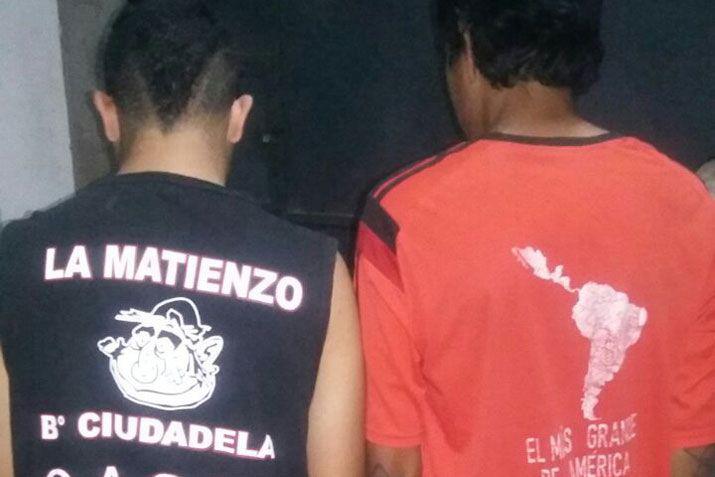 Detienen a dos peligrosos sujetos que intentaron arrebatar un teleacutefono