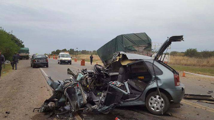 Violento choque entre un camioacuten y otros tres vehiacuteculos en Colonia Caroya