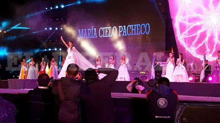 La santiaguentildea Cielo Pacheco es la nueva Reina Nacional de los Estudiantes