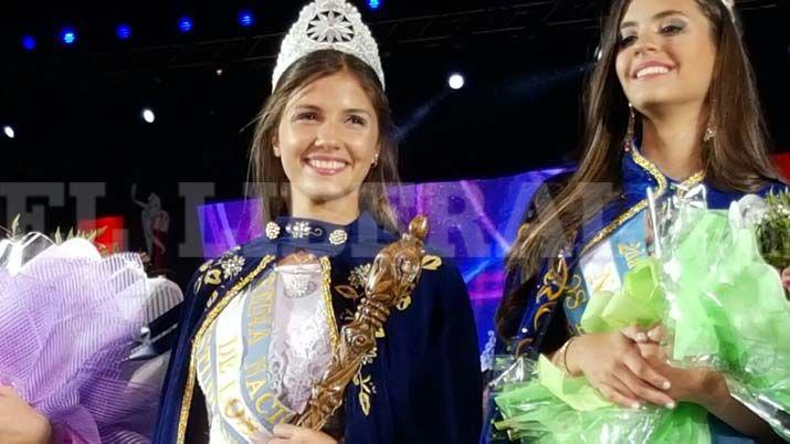 Asiacute anunciaban a la Reina Nacional de los Estudiantes