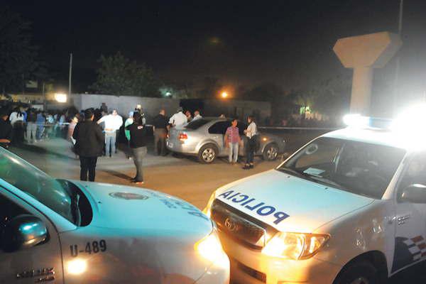 Municipal que asesinoacute a su esposa y se matoacute llamoacute a una hija para despedirse