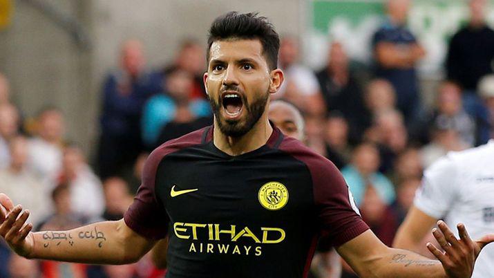 Con doblete del Kun el City mantiene puntaje ideal