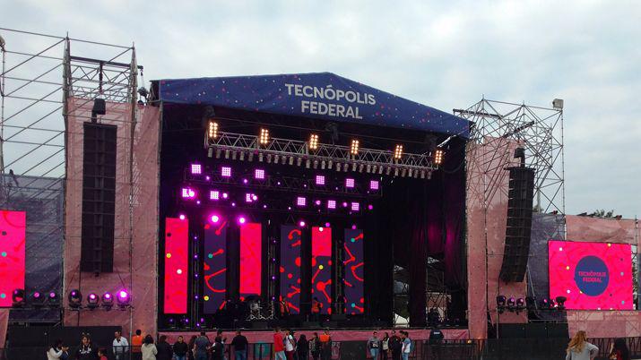 Tecnoacutepolis- Catupecu deleitoacute a cientos de santiaguentildeos