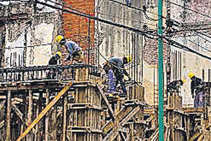 No se recupera el empleo en la construccioacuten que cayoacute 141-en-porciento- interanual y 105-en-porciento- en Santiago