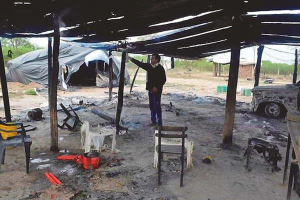 Denuncian al duentildeo gaseosas Manaos por destrozos en asentamiento indiacutegena