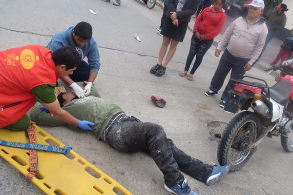 Dos heridos graves en choque de motos en Las Termas 