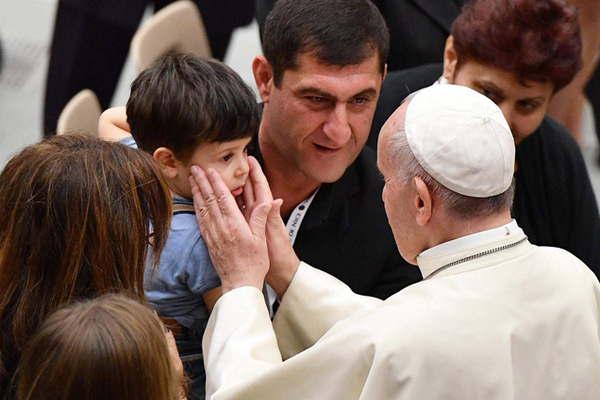 El Papa pidioacute diaacutelogo sincero para frenar actos de violencia