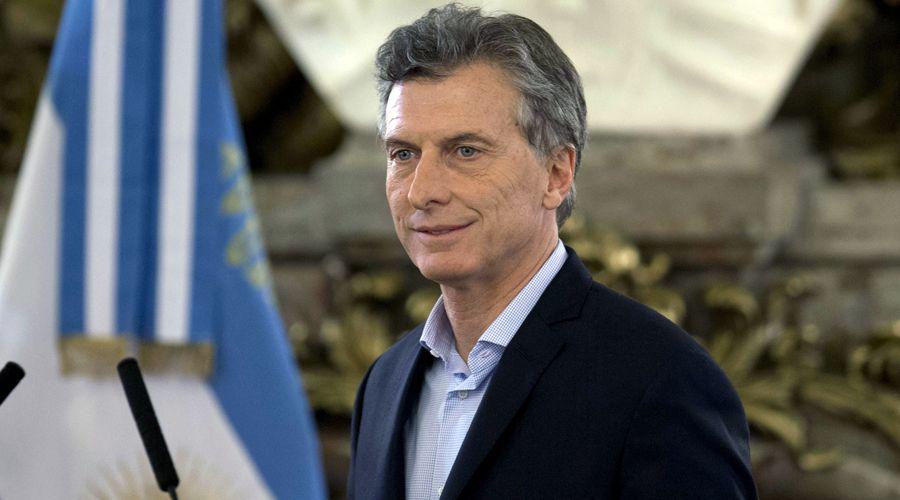 Mauricio Macri- Recibimos con alegriacutea el anuncio de miles de millones de doacutelares en inversiones