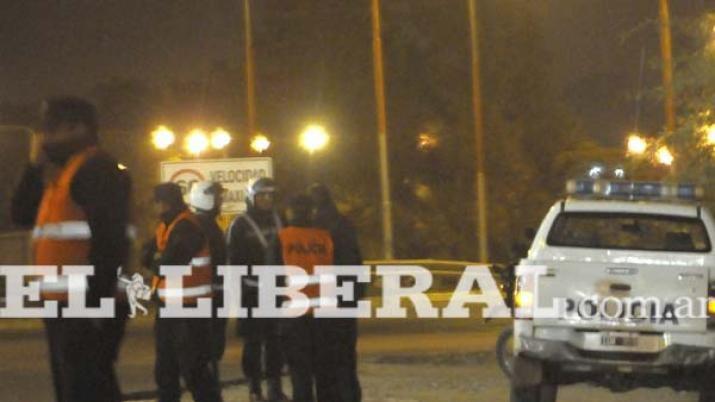 Numerosos efectivos policiales concurrieron a la escena del hecho Foto archivo