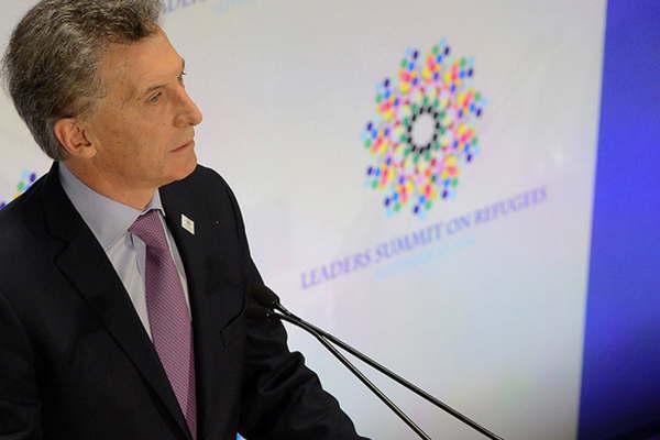 Macri- Ya hemos recibido con alegriacutea el anuncio de miles de millones de doacutelares en inversiones