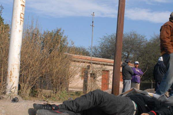 Hombre fue encontrado sin vida en camino vecinal