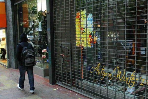 Hoy no abren negocios por celebracioacuten del Diacutea del Empleado de Comercio