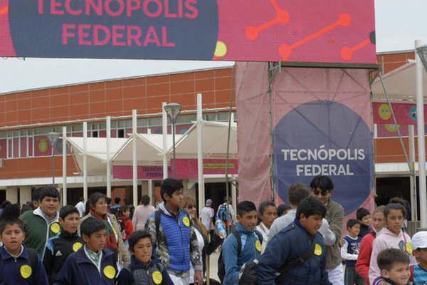 Maacutes de 1400 alumnos del departamento Quebrachos visitaraacuten Tecnoacutepolis