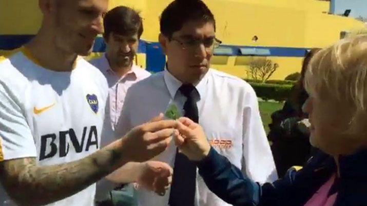 El treacutebol que le cambioacute la suerte y la punteriacutea a Benedetto