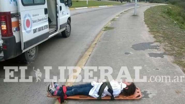 Una adolescente fue embestida por una camioneta cuando volviacutea del colegio