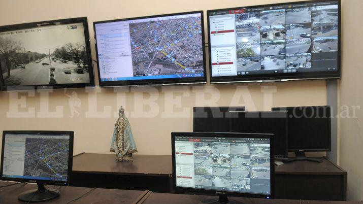 Remiseros de La Banda cuentan con botoacuten de paacutenico