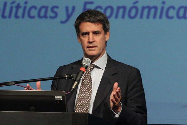 Prat Gay recibiraacute el jueves a la CGT con algunas promesas para evitar que le ponga fecha a un paro