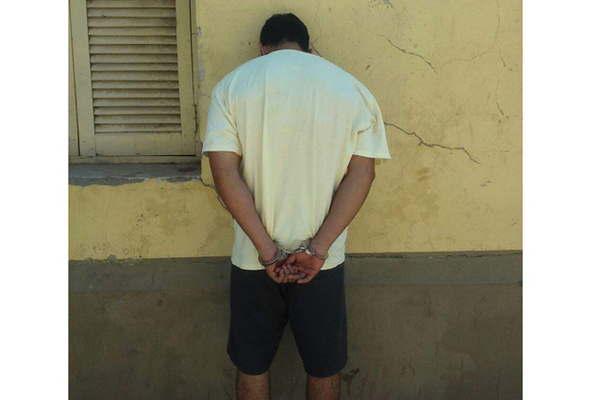 Detuvieron a un profesor por una golpiza a su pareja